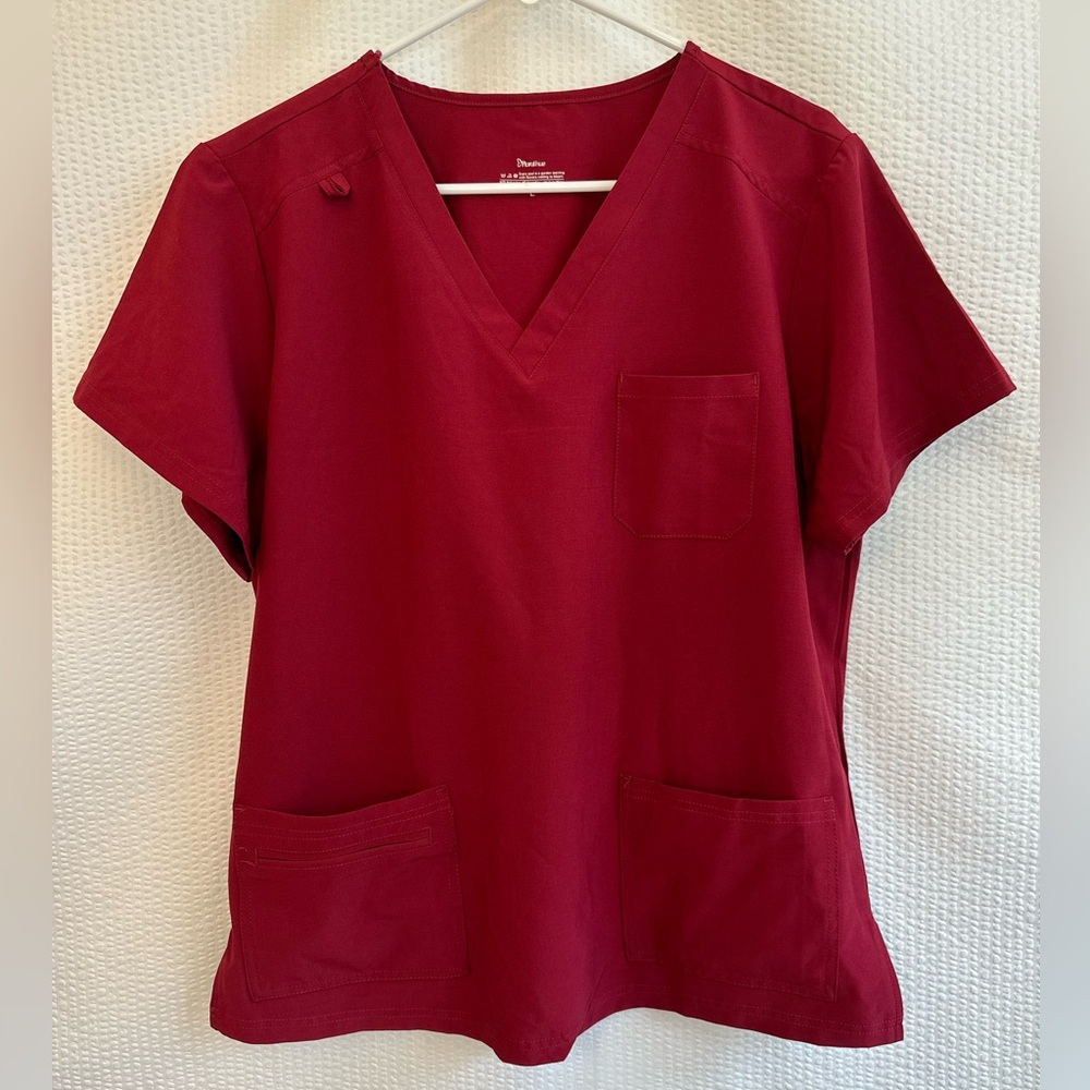 Floral Hue Women's Red V-Neck Scrub Top Size: Large  NWOT